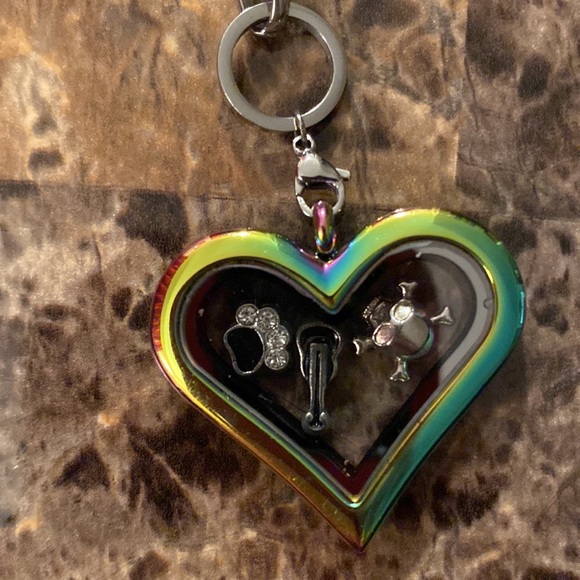 Metallic Heart Charm Necklace - Picture 2 of 2